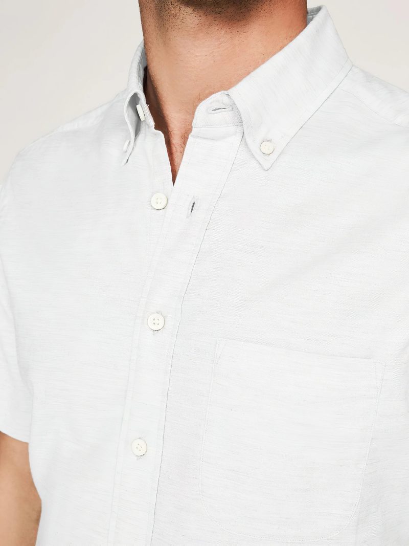 Faherty mens ss stretch oxford shirt white 1 detail 2 2000x aa05b8a6 0793 4b21 a95a f72488279575