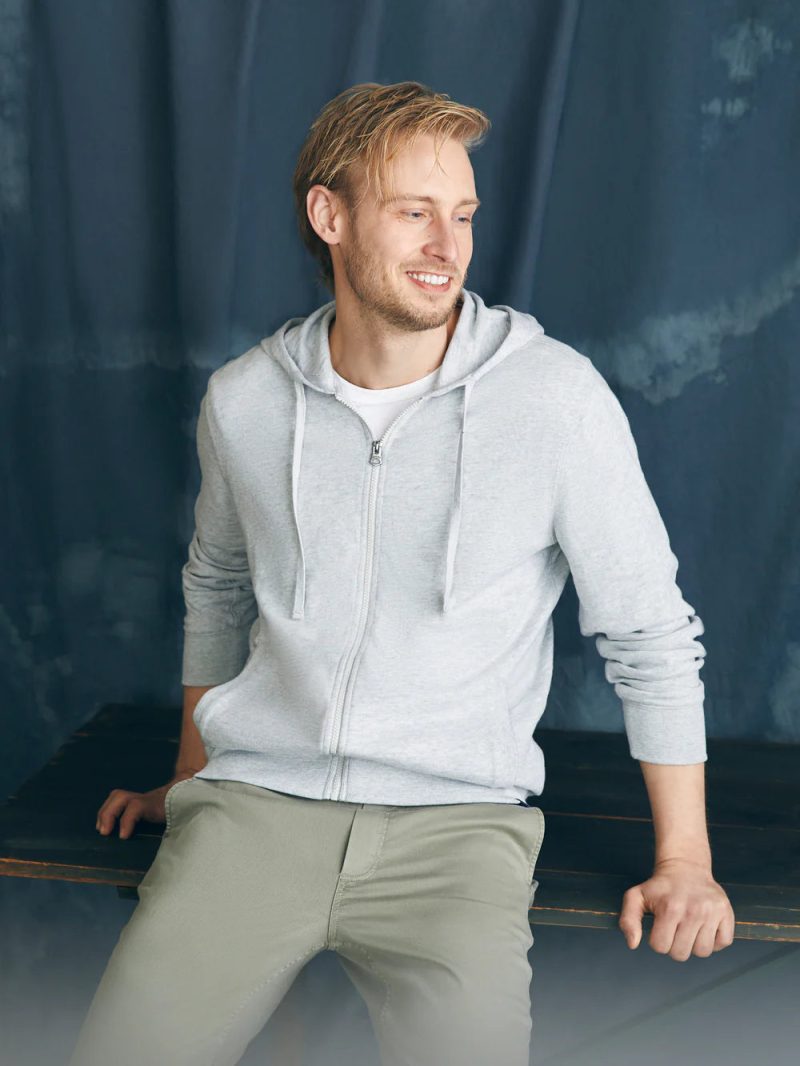 SP24 faherty MQS2405 LGH sunwashed zip hoodie light grey heather OM EDITORIAL 1 1000x 70093903 5a44 48c2 9c7a 7bd7e4f0ca59