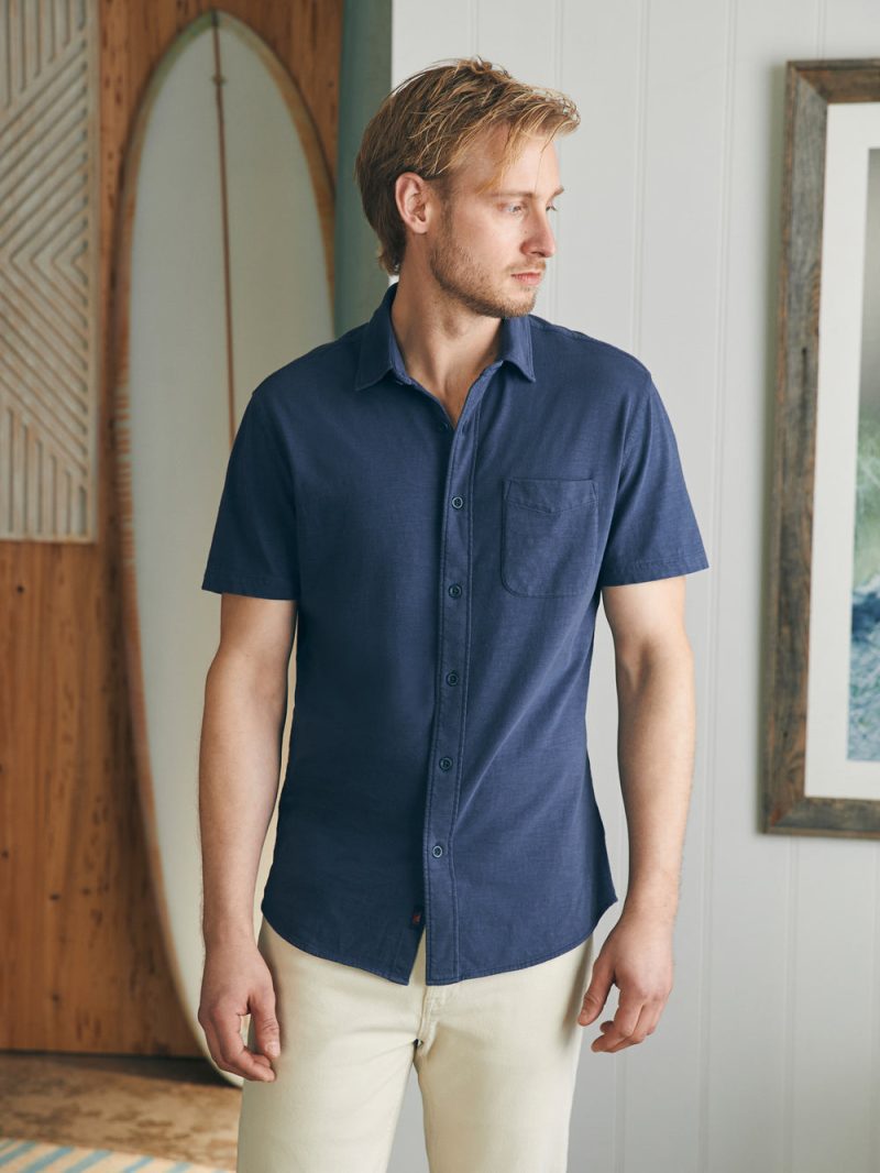 SP24 faherty mens MXS2310 DUY ss sunwashed knit shirt single pkt dune navy OM FRONT CROP 1 1000x 8ac870c8 49da 457a 9898 dd40f398536a