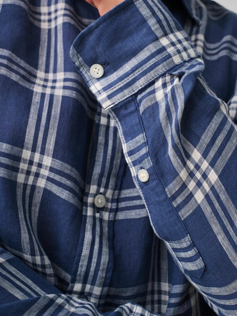 SU23 faherty mens MWS2343 JET linen laguna shirt jetty plaid detail 2 1000x 73494c16 3319 4f44 b075 d34a70b09f06