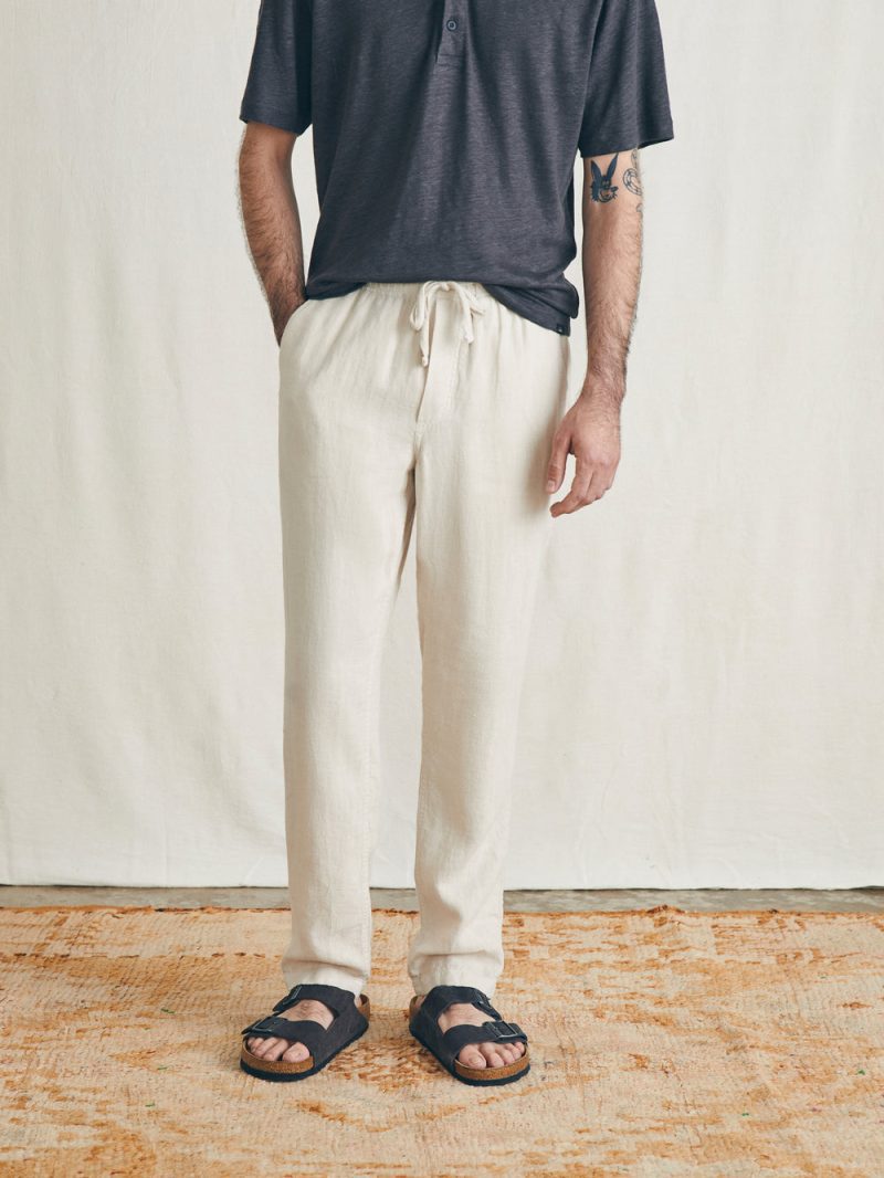 SU24 faherty MBU2412 WEA linen drawstring pant weathered sand OM FRONT CROP 1 1000x 47869580 abaa 4c2c ab4b 77656b31c31e